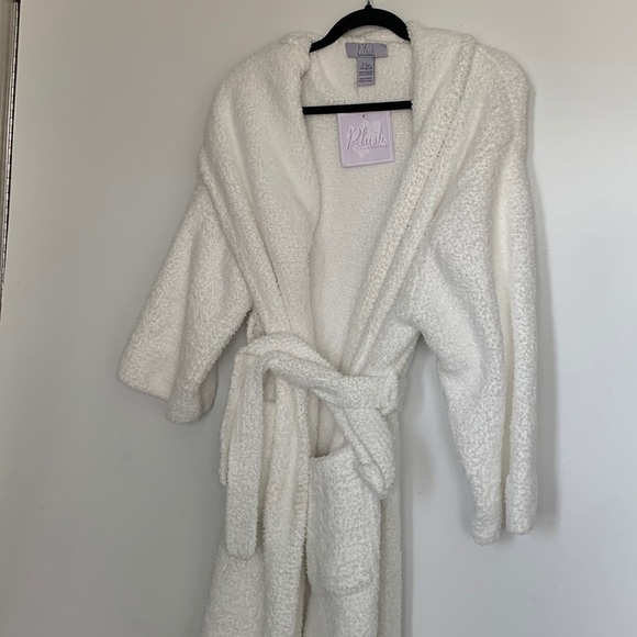Plush white robes size XL new - Picture 1 of 3
